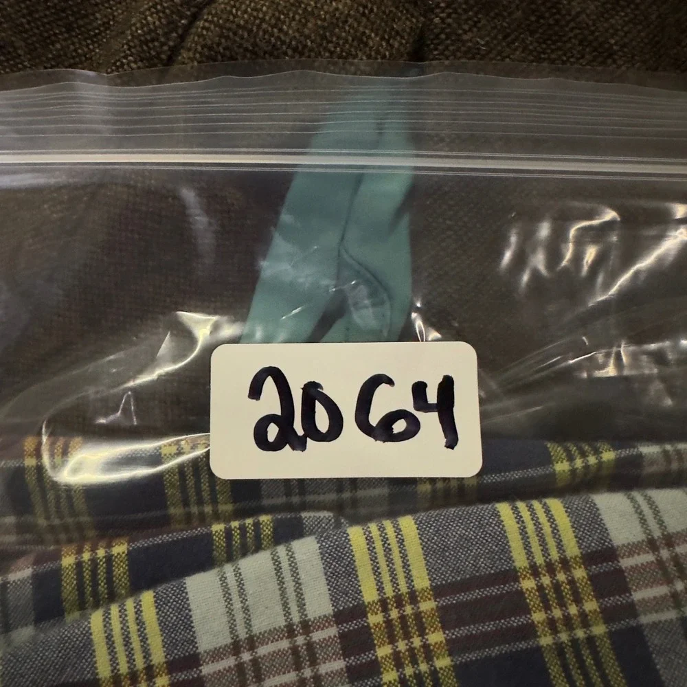 Brooks Brothers 346 Mens Plaid Cotton Chino Shorts Navy Yellow Burgundy‎ Size 42